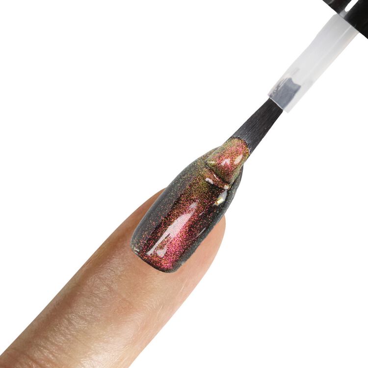 Cat Eye Gel Polish On The Prowl