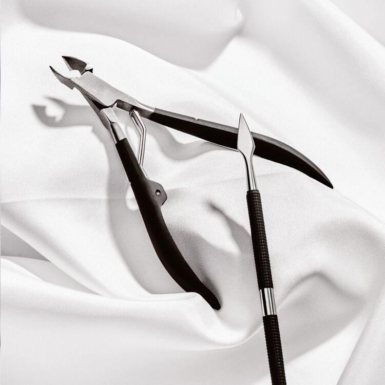 Soft Touch Toenail Clipper & Cuticle Pusher