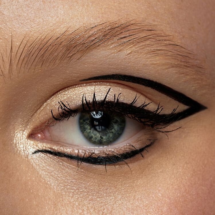 Black Eyeliner with Soft Brush
