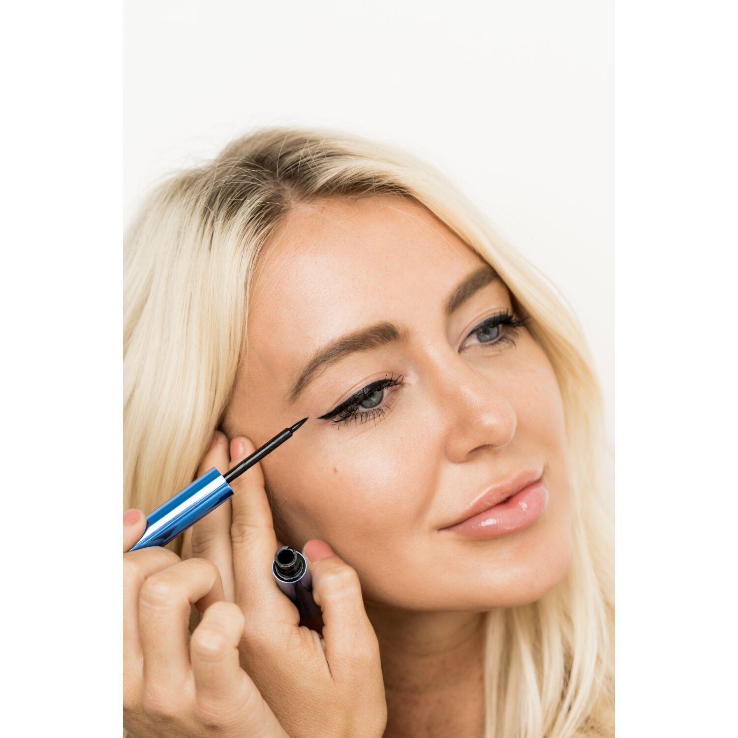 Babe Lash Liquid Eyeliner eye makeup Sally Beauty