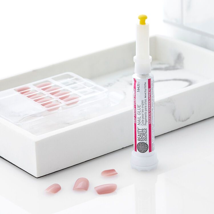 Drip & Clog Proof Nail Glue