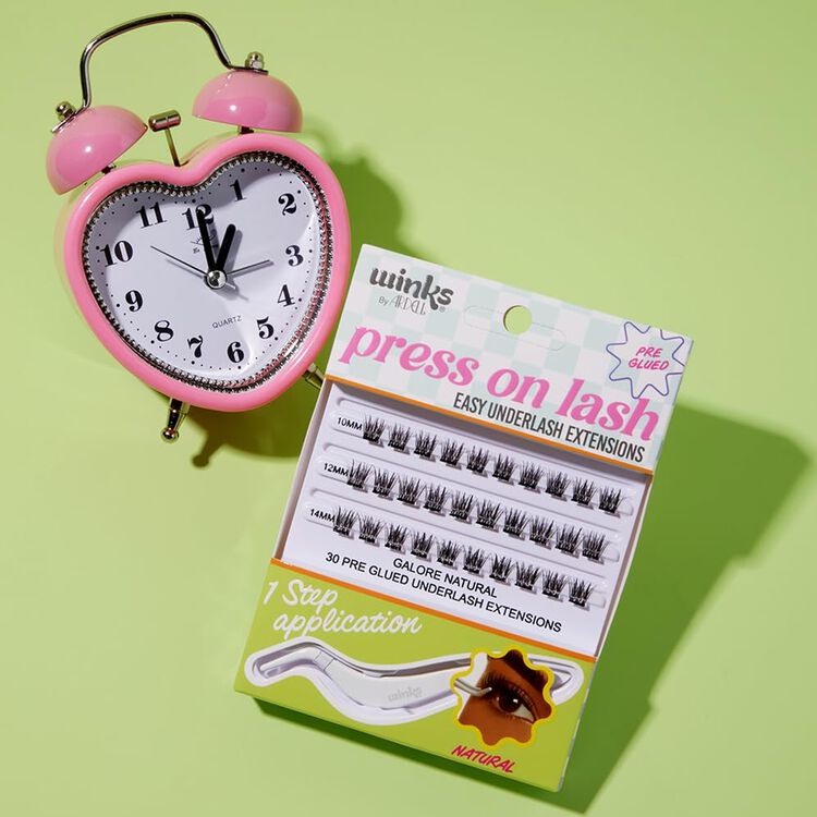 Winks Natural Press On Lashes 30 pc + Applicator